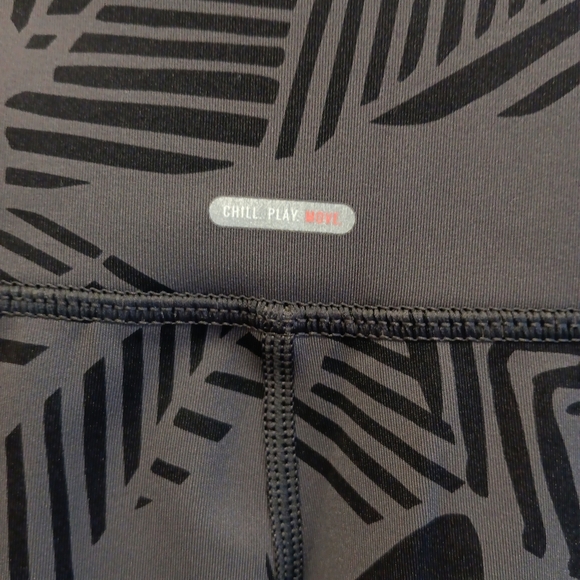 Aerie Chill Play Move Legging High Waist XL Short Cut Off Hem - Picture 2 of 16